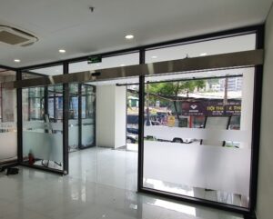 hungminhdoor.vn chuyên phân phối lắp đặt cửa kính lùa tự động